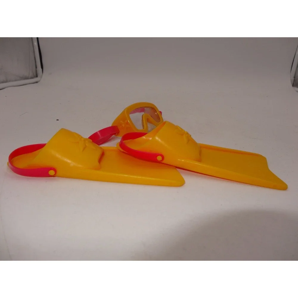 American Girl Of Today Pleasant Company Swim Set Fins Flippers Mask